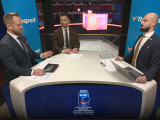 Zľava Rastislav Konečný a Dominik Graňák v štúdiu MS v hokeji 2025.