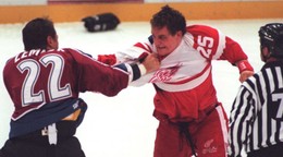 Claude Lemieux a Darren McCarty