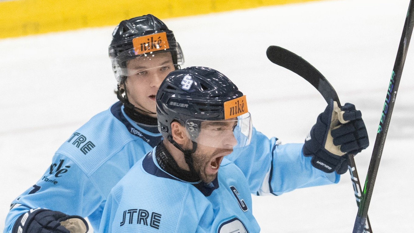 Kapitán Slovana Tomáš Marcinko sa teší z gólu.
