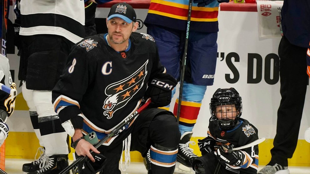 Alexander Ovečkin so synom počas zápasu hviezd NHL.
