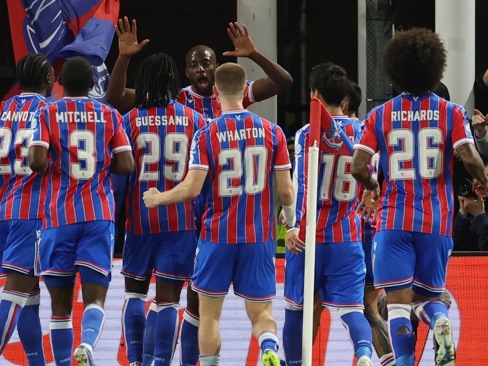 Crystal Palace oslavuje gól. 