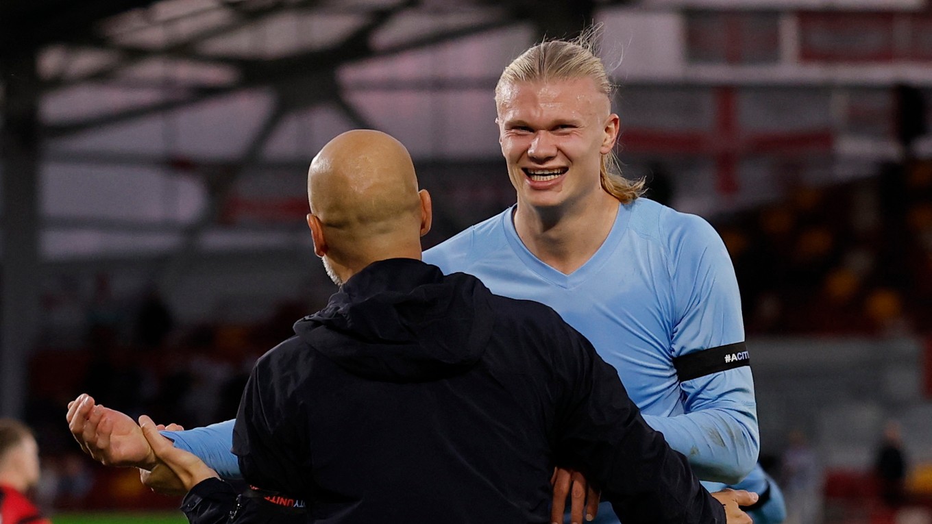 Erling Haaland a tréner Pep Guardiola.