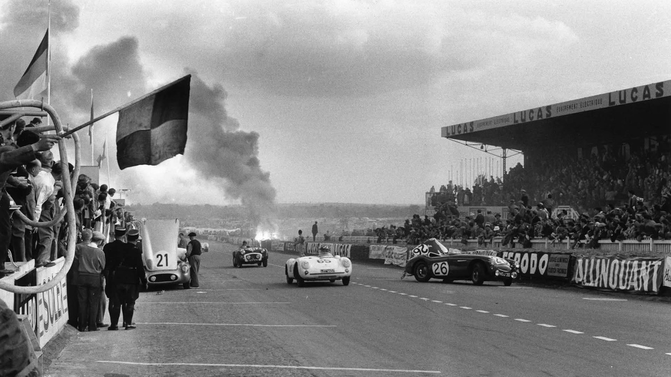 Fotka z podujatia 24 hodín Le Mans 1955.