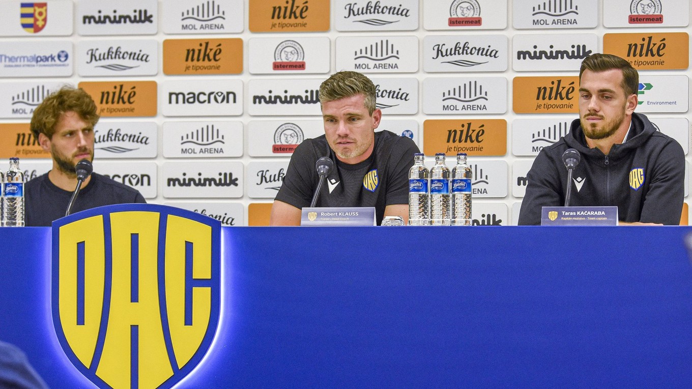 (Zľava) Jan Van Daele, Robert Klauss a Taras Kačaraba.
