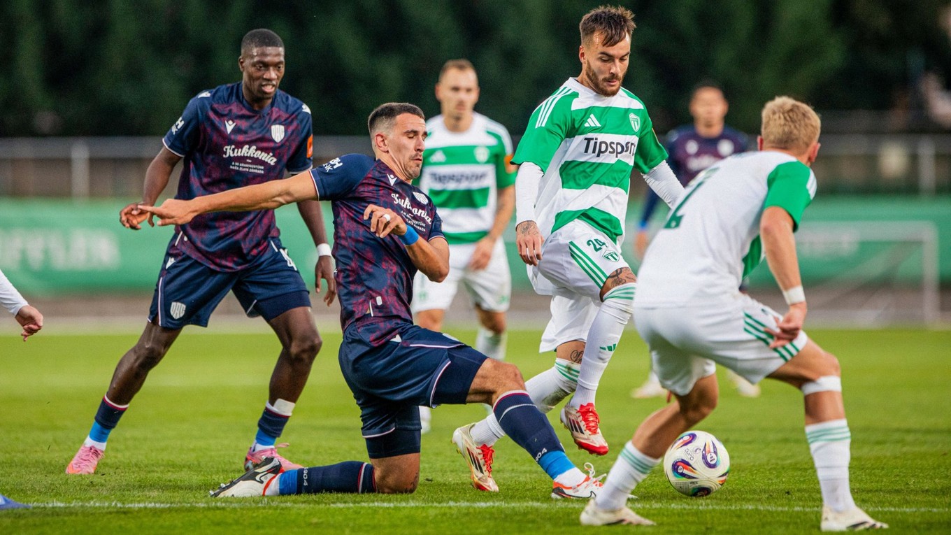 Futbalisti Dunajskej Stredy a Skalice.