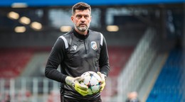 Tréner brankárov Matúš Kozáčik.