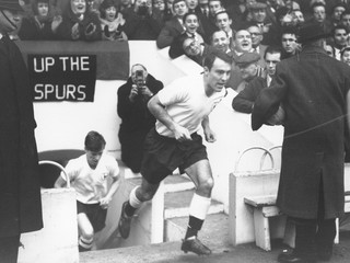 Jimmy Greaves v drese Tottenham Hotspur.