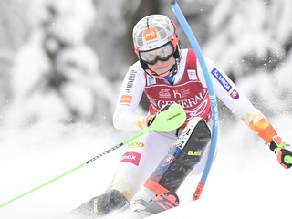 Petra Vlhová počas slalomu v Kranjskej Gore 2022.