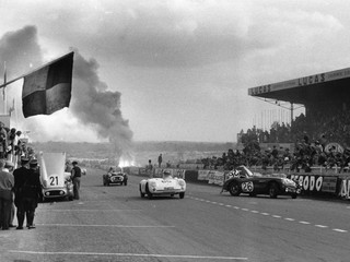 Fotka z podujatia 24 hodín Le Mans 1955.