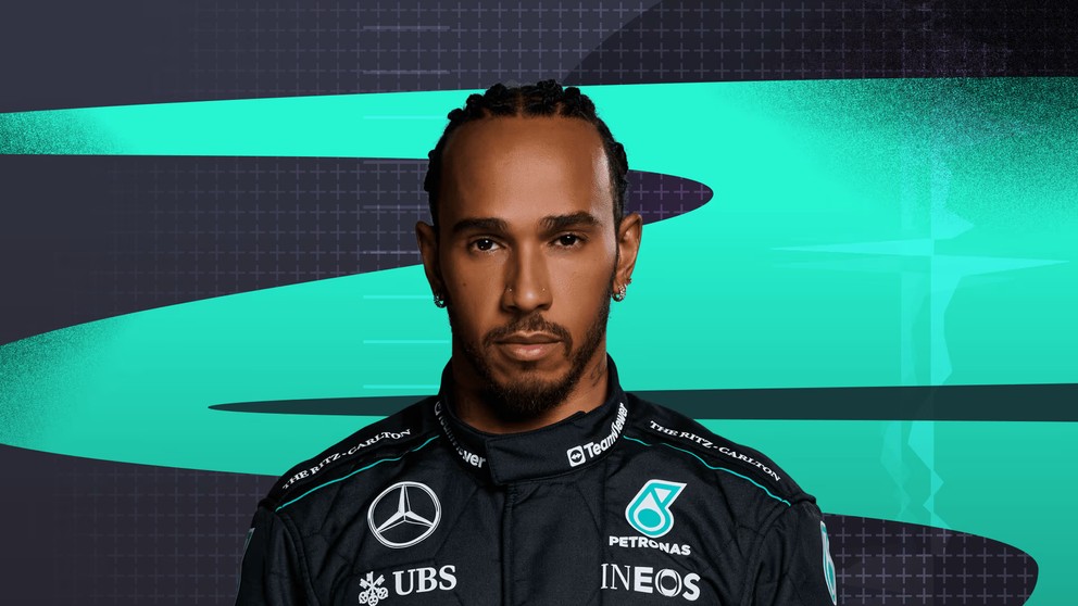 Lewis Hamilton - jazdec tímu Mercedes. 