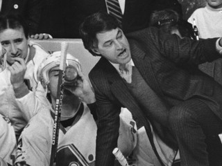 Tréner Michel Bergeron na striedačke Quebec Nordiques.