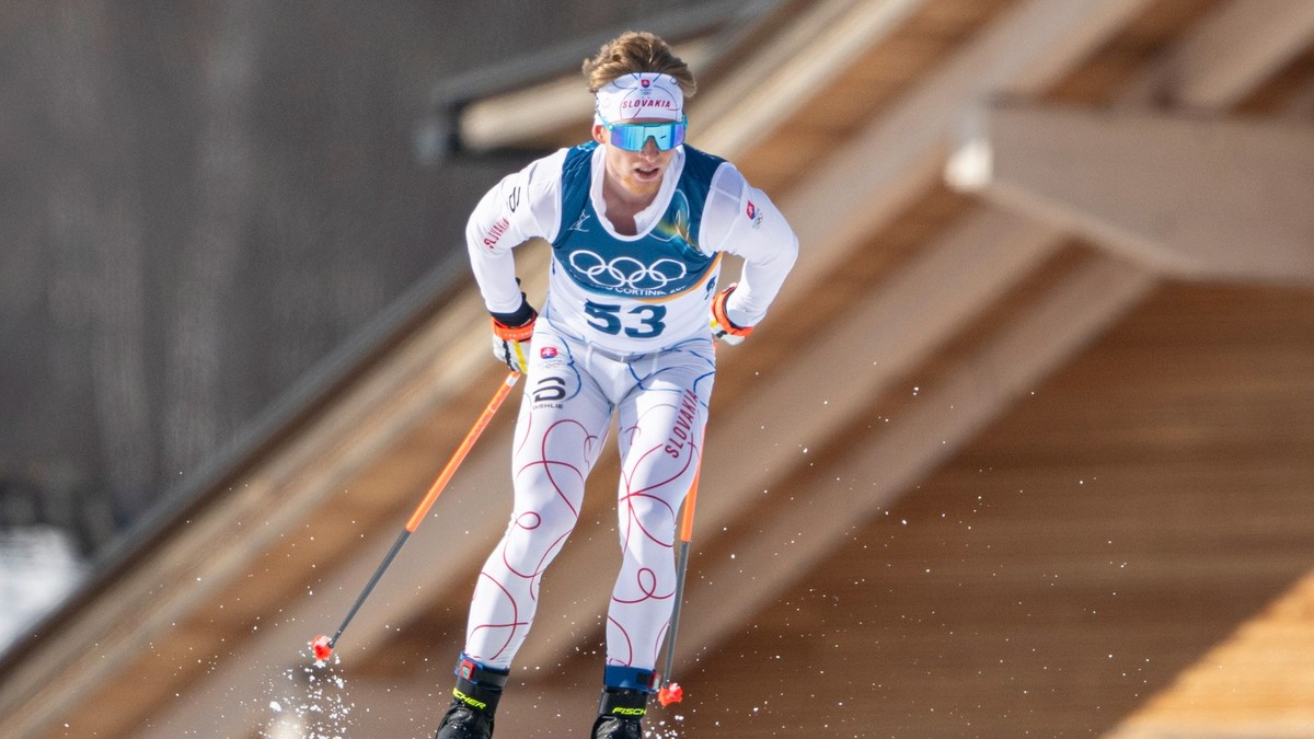 ONLINE: Peter Hinds a Tomáš Cenek dnes idú šprint klasickou technikou v bežeckom lyžovaní na ZOH 2026.