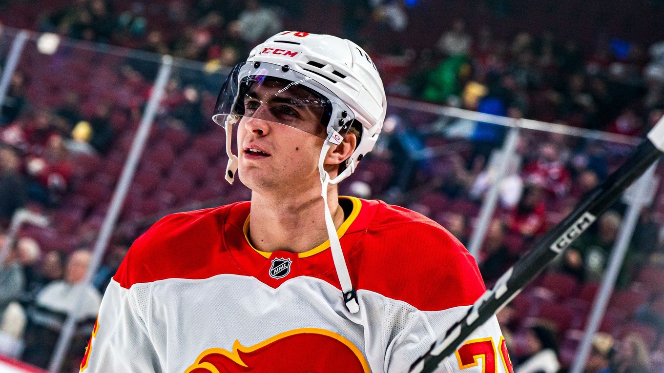 Martin Pospíšil v drese Calgary Flames.