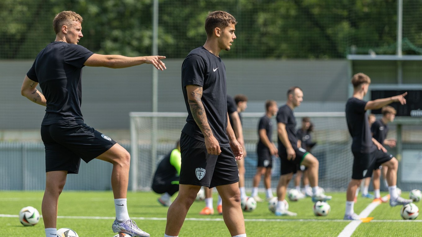 Futbalisti MŠK Žilina počas prvého tréningu