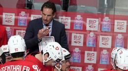 Tréner Patrick Fischer na striedačke Švajčiarska.