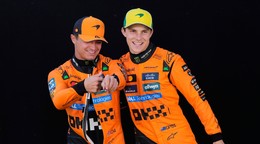 Jazdci McLarenu Oscar Piastri (vpravo) a Lando Norris.