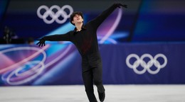 Adam Hagara počas krátkeho programu na zimnej olympiáde 2026 v Miláne.