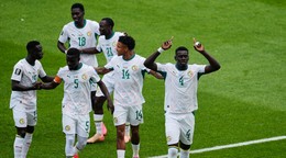 Futbalisti Senegalu oslavujú gól.