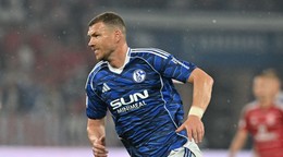 Edin Džeko v drese Schalke.
