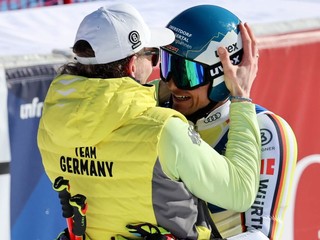 Nemecký lyžiar Alexander Schmid triumfoval v paralelnom obrovskom slalome na MS 2023. 