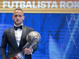 Stredopoliar SSC Neapol Stanislav Lobotka, ktorý sa stal po prvý raz najlepším futbalistom Slovenska