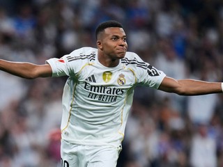 Kylian Mbappé oslavuje gól Realu Madrid.