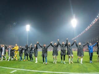 Slovenskí futbalisti sa tešia po výhre nad Bosnou a Hercegovinou v kvalifikácii EURO 2024.