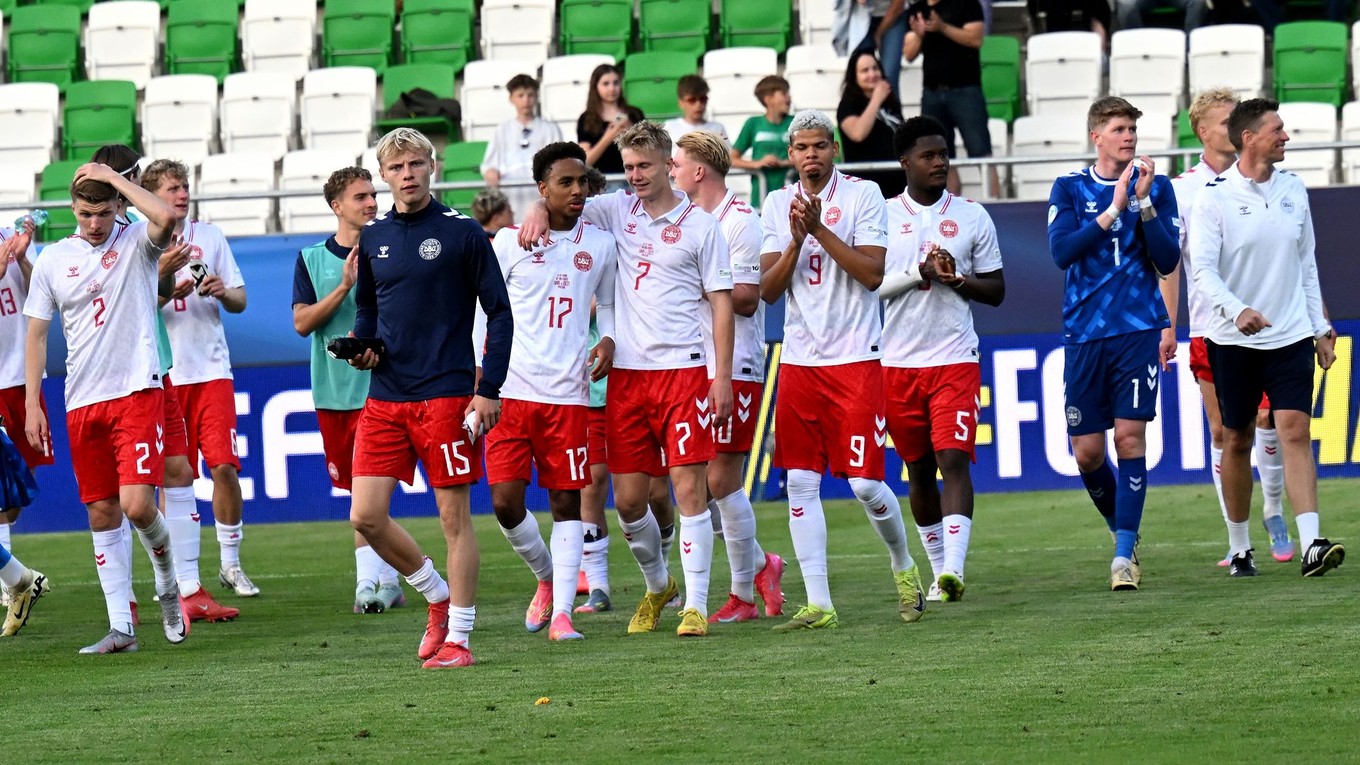 Dánski futbalisti sa tešia po víťazstve v zápase Ukrajina - Dánsko v skupine D na EURO U21 2025.
