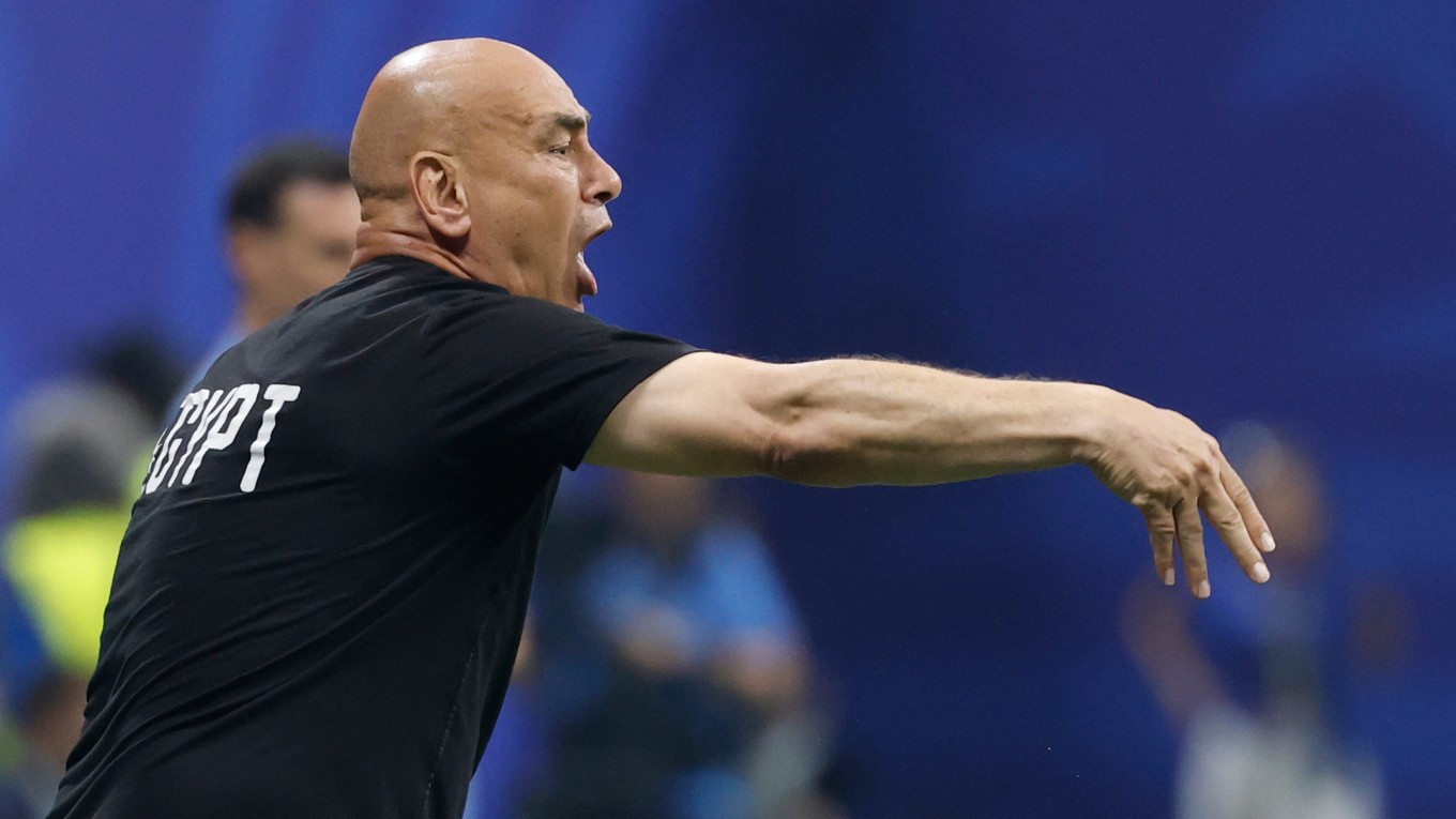 Tréner egyptskej futbalovej reprezentácie Hossam Hassan