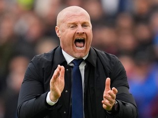 Na archívnej snímke tréner Sean Dyche.