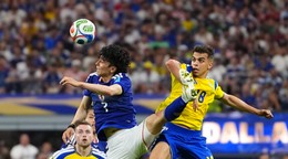 Fotka zo zápasu Japonsko - Švédsko na MS vo futbale 2026.