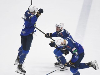 Hokejisti HK Spišská Nová Ves sa tešia po triumfe v druhom zápase semifinále play-off Tipos extraligy nad HC Košice.