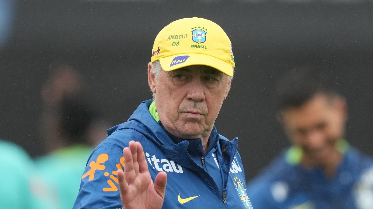 Carlo Ancelotti počas reprezentačného tréningu.