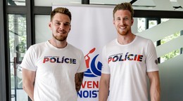 Na snímke slovenskí reprezentanti v rýchlostnej kanoistike zľava Adam Botek a Samuel Baláž