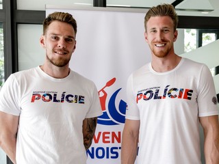 Na snímke slovenskí reprezentanti v rýchlostnej kanoistike zľava Adam Botek a Samuel Baláž