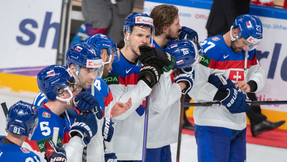V Rige sa pije a tancuje. Slováci idú domov a klesnú aj v rebríčku IIHF