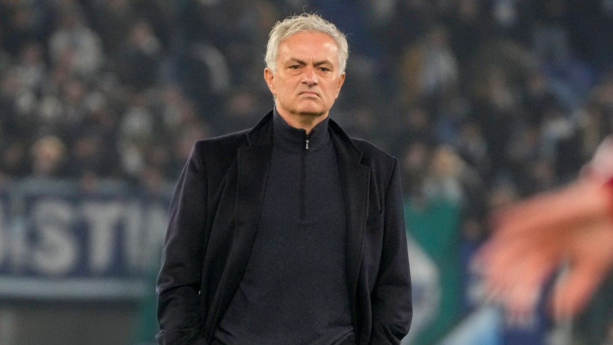 Mourinho už nie je trénerom AS Rím. Nahradí ho klubová legenda?