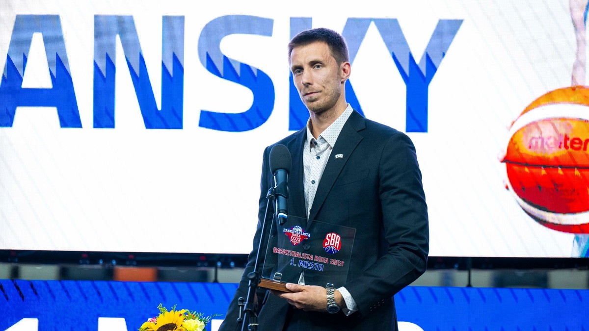 Štyri roky kraľujú slovenskému basketbalu. Dvojica opäť obhájila prestížne ocenenie