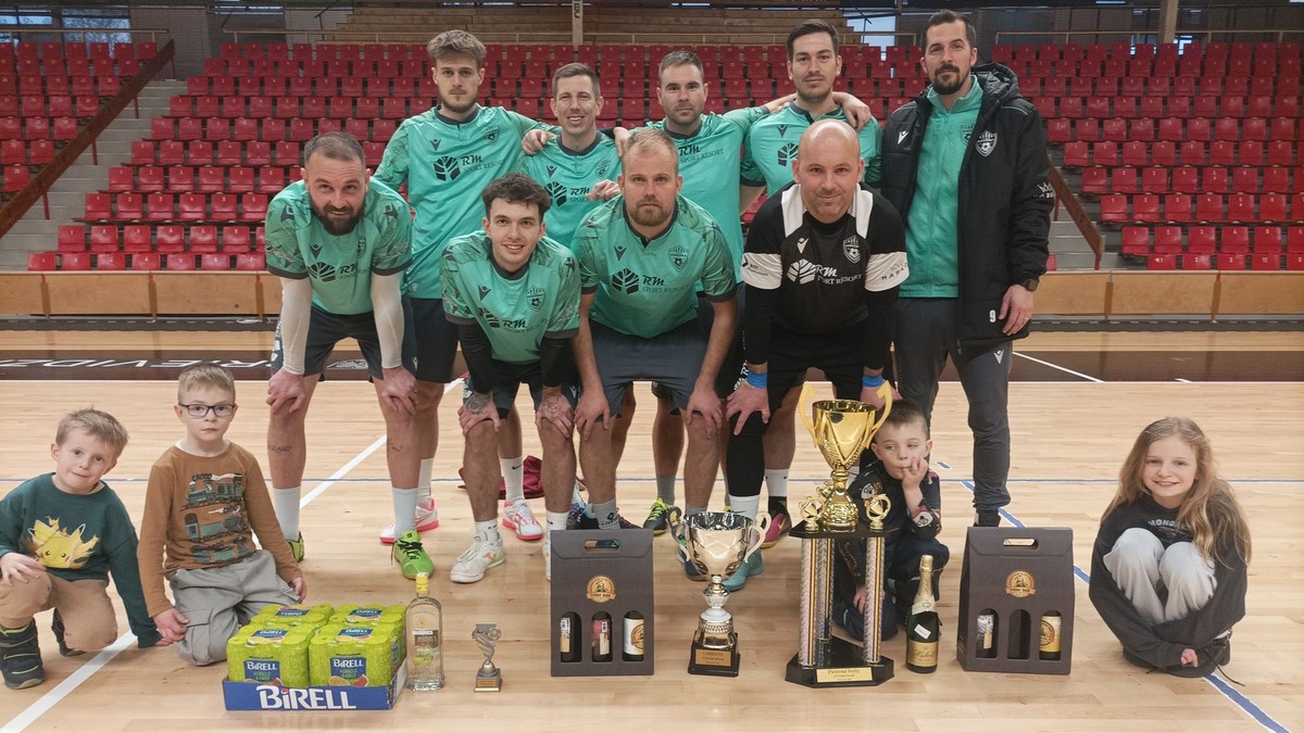 Z montérok do dresu. Svoj turnaj mali firmy, predstavil sa aj bývalý hráč Ligy majstrov