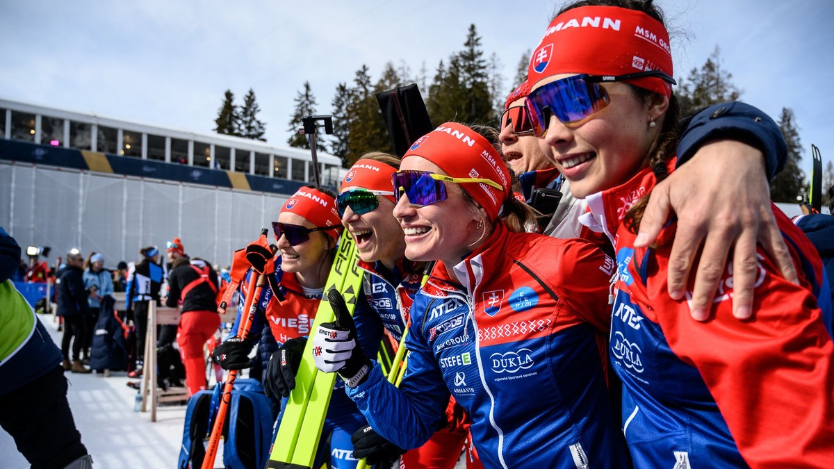 Heroický výkon Sloveniek v štafete. Na MS v biatlone bojovali až do konca o medailu