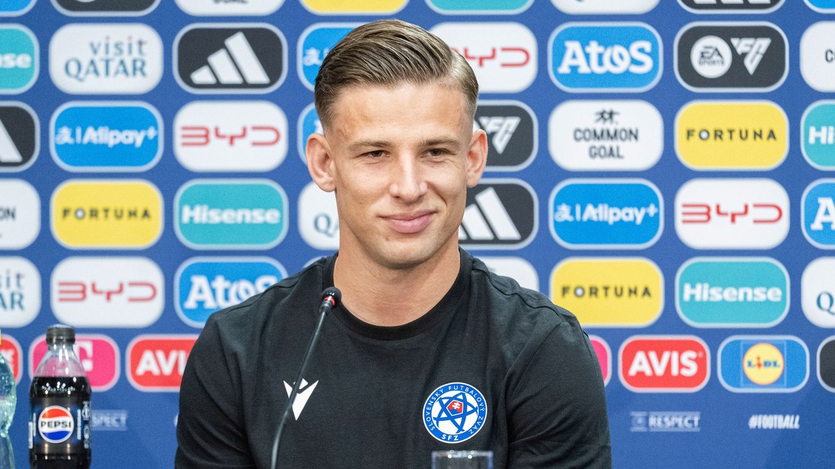Suslov sa zo všetkých síl snažil skryť dojatie. Na odpoveď sa nezmohol, utrel si slzu