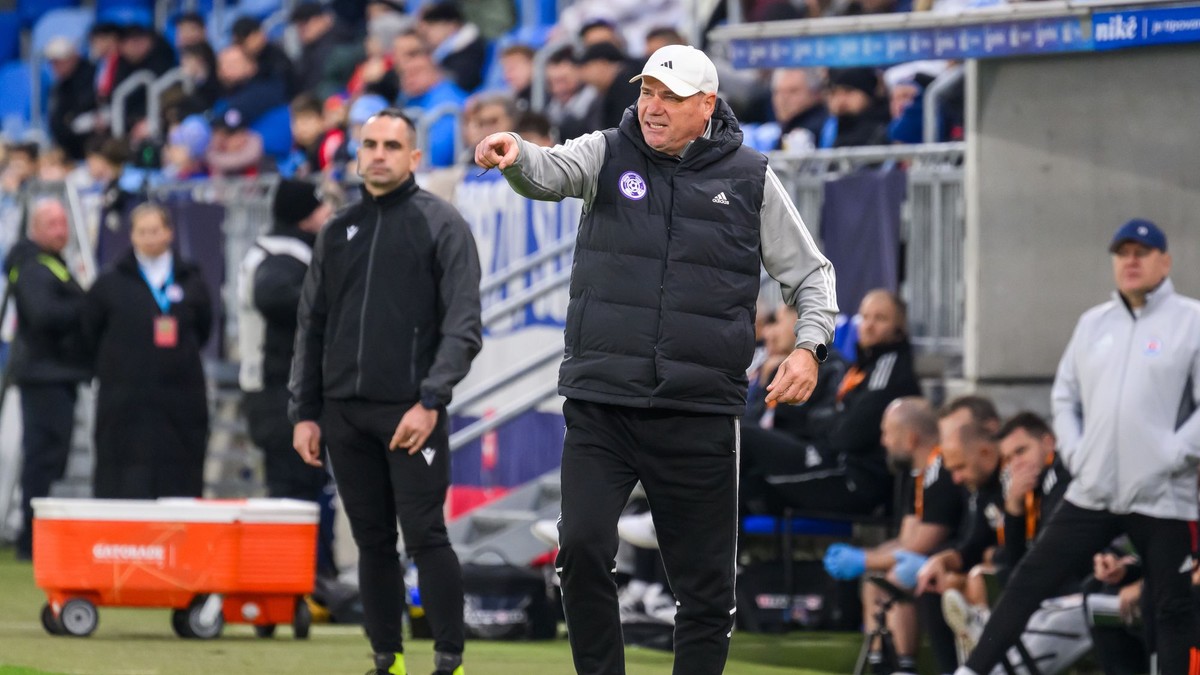 "Mikuláš Radványi Steps Down: The End of a 5-Year Coaching Era at KFC Komárno"