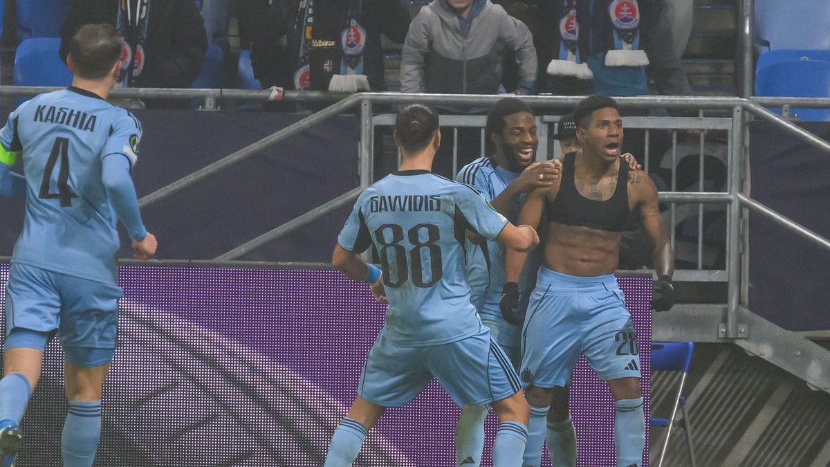 Panamský obranca vykúpil Slovan. Švédsky klub nepridal druhý úspech na Slovensku