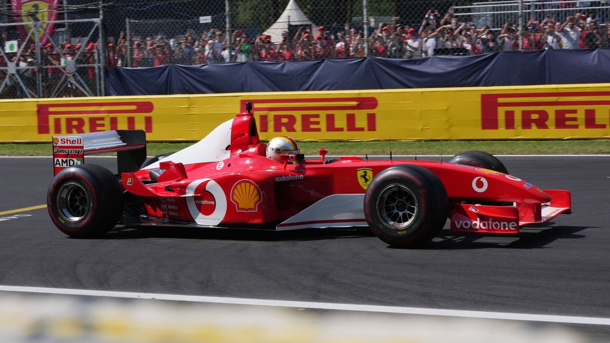 Vettel po jazde na Schumacherovom Ferrari na okruhu v Monze: Takmer som ho cítil a počul