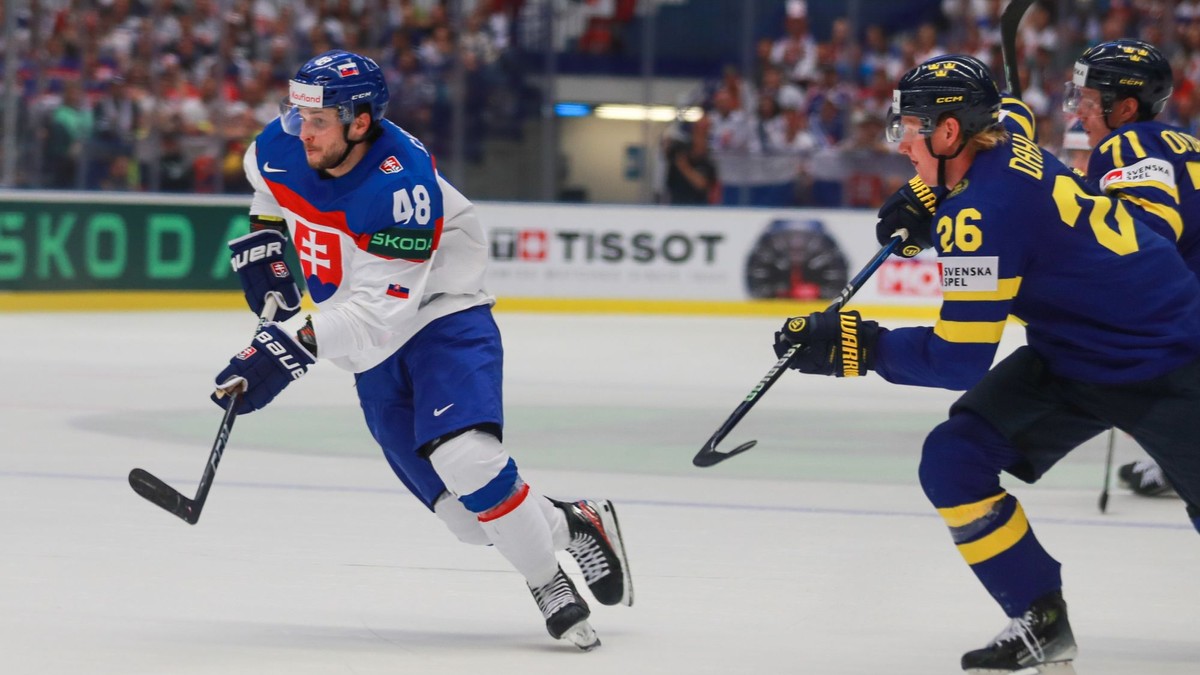 Viliam Čacho v zápase Slovensko - Švédsko v skupine B na MS v hokeji 2024.