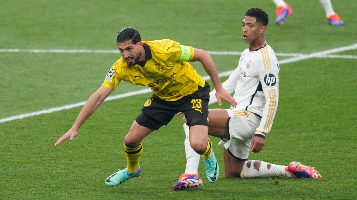 Emre Can (vľavo) a Jude Bellingham v zápase Borussia Dortmund - Real Madrid vo finále Ligy majstrov.