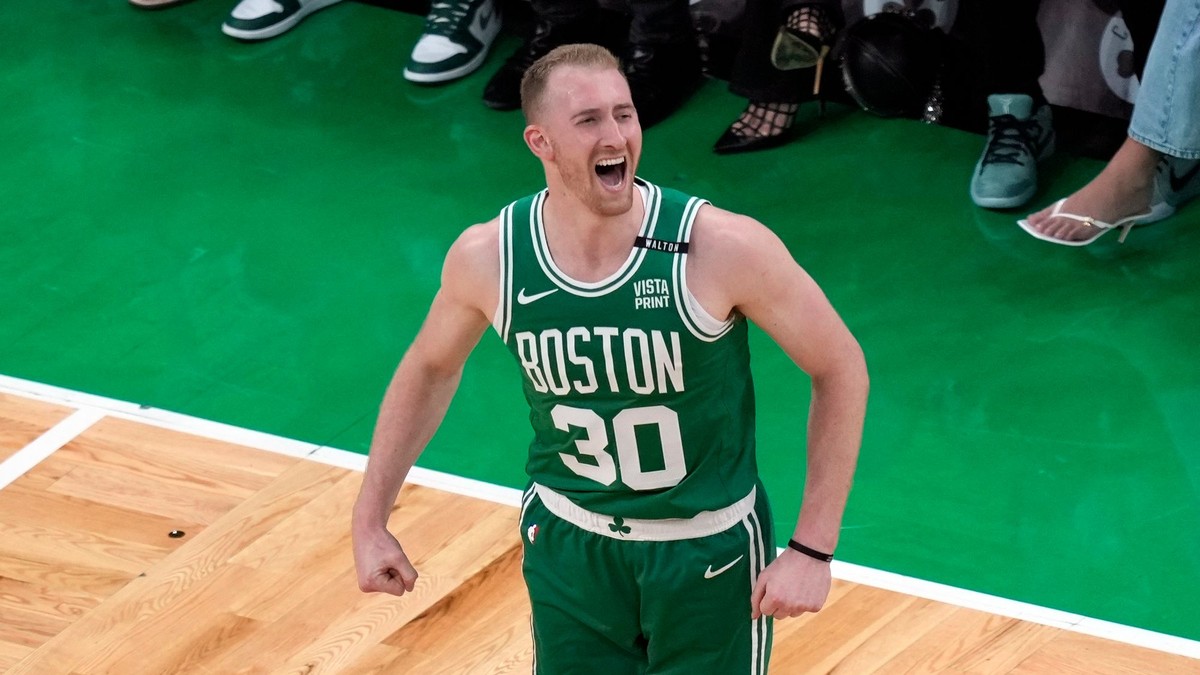 Sam Hauser v drese Boston Celtics.