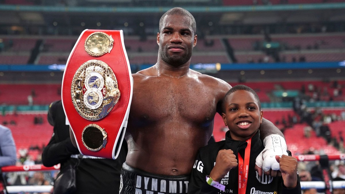 Daniel Dubois s majstrovským opaskom po triumfe nad  Anthonym Joshuom.