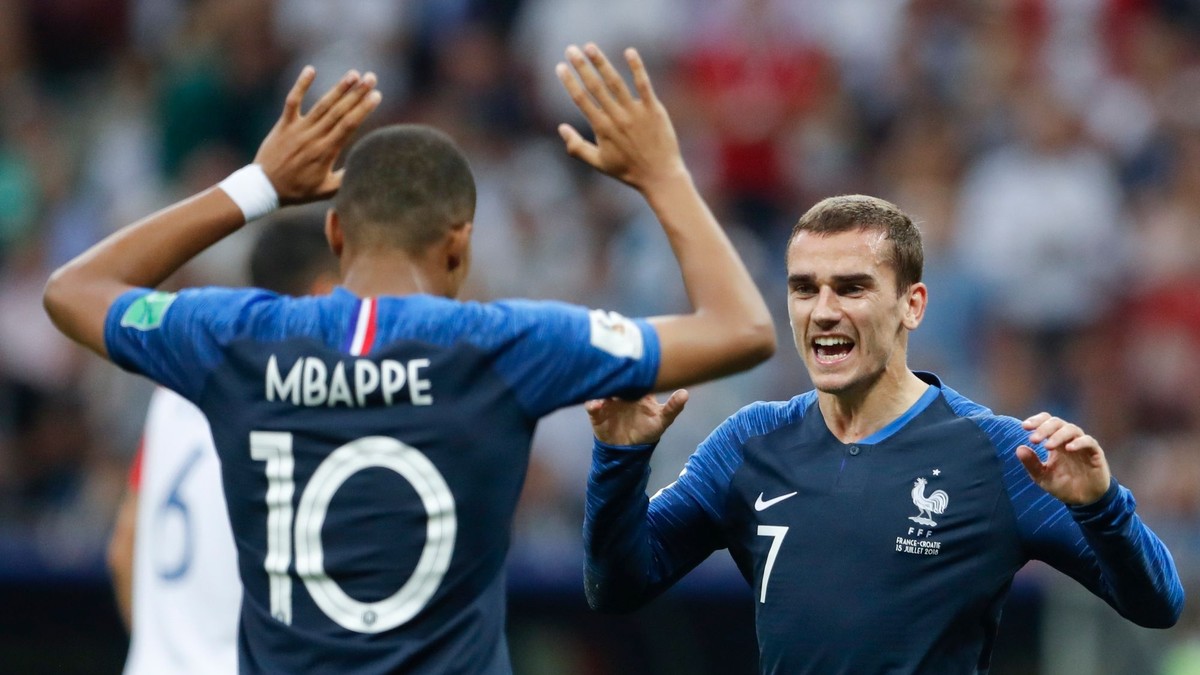 Antoine Griezmann (vpravo) a Kylian Mbappé.