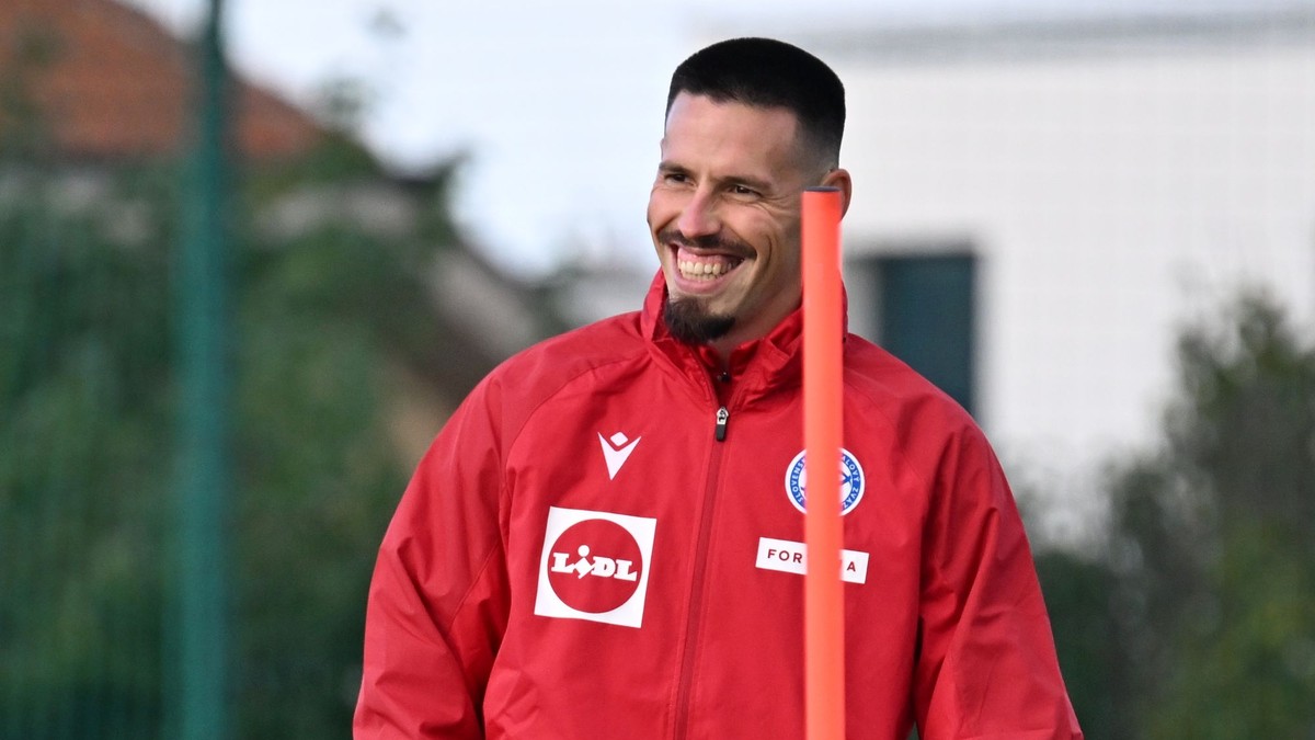 Marek Hamšík ako asistent trénera na tréningu slovenskej futbalovej reprezentácie pred zápasom Ligy národov Slovensko - Švédsko.